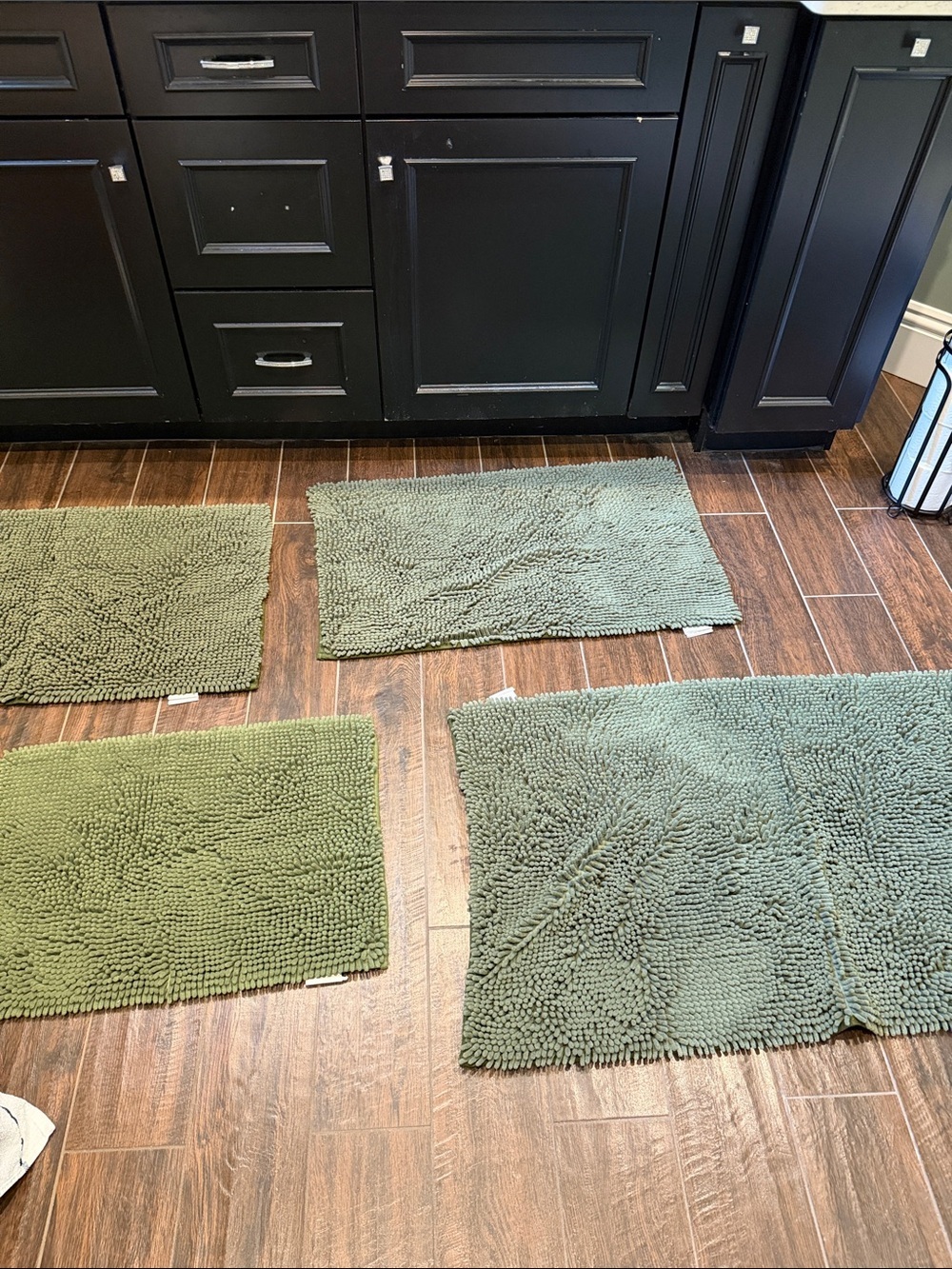 Plush Green Chenille Bath Rug Set - Soft Absorbent Mat